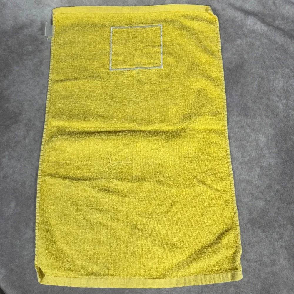 2 Vtg Easter Bunny Rabbit Yellow Hand Towels Set‎ Cotton Spring Decor Applique
